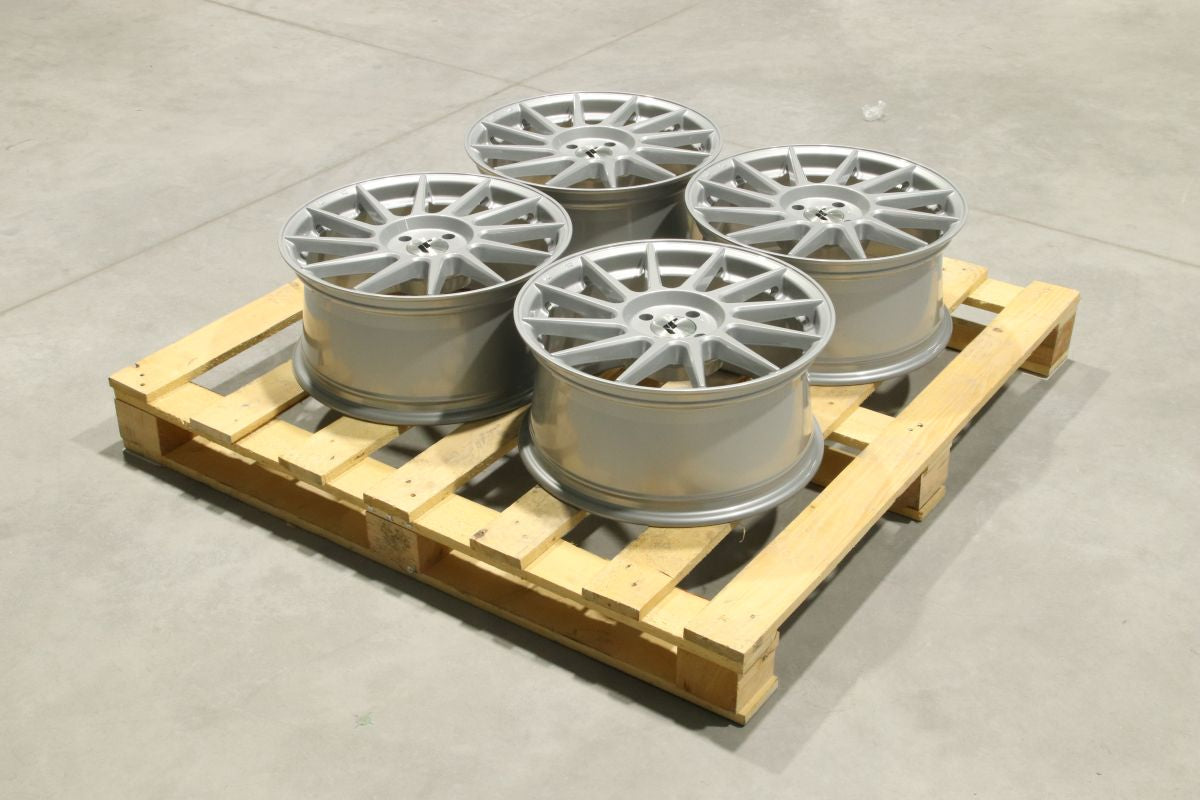 JR Wheels SET-JR#335 Set of JR22 17x8 ET35 4x100 Gloss Silver