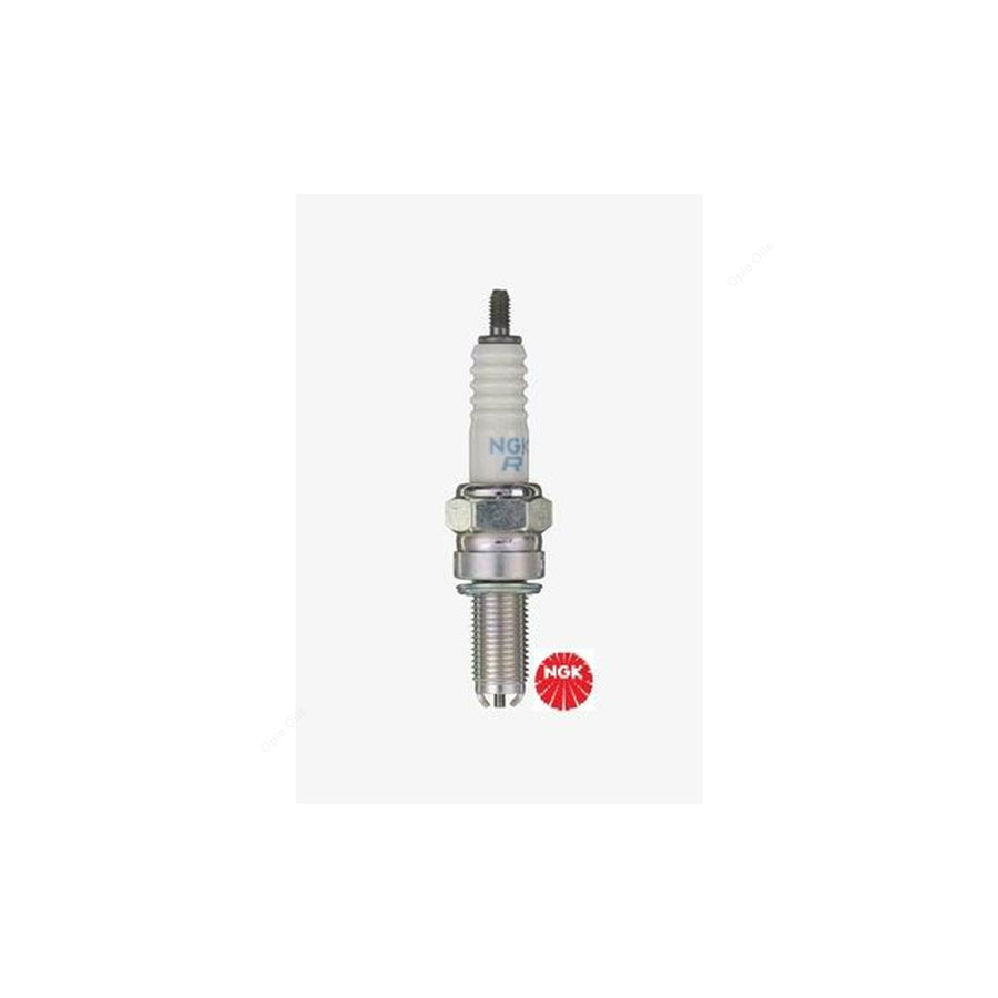 NGK CR7EK (7546) - Standard Spark Plug / Sparkplug - Projected Centre Electrode