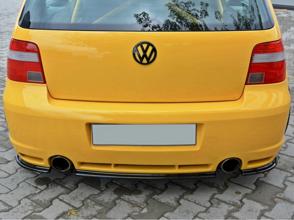 Maxton Design VW Golf IV R32 Central Rear Splitter