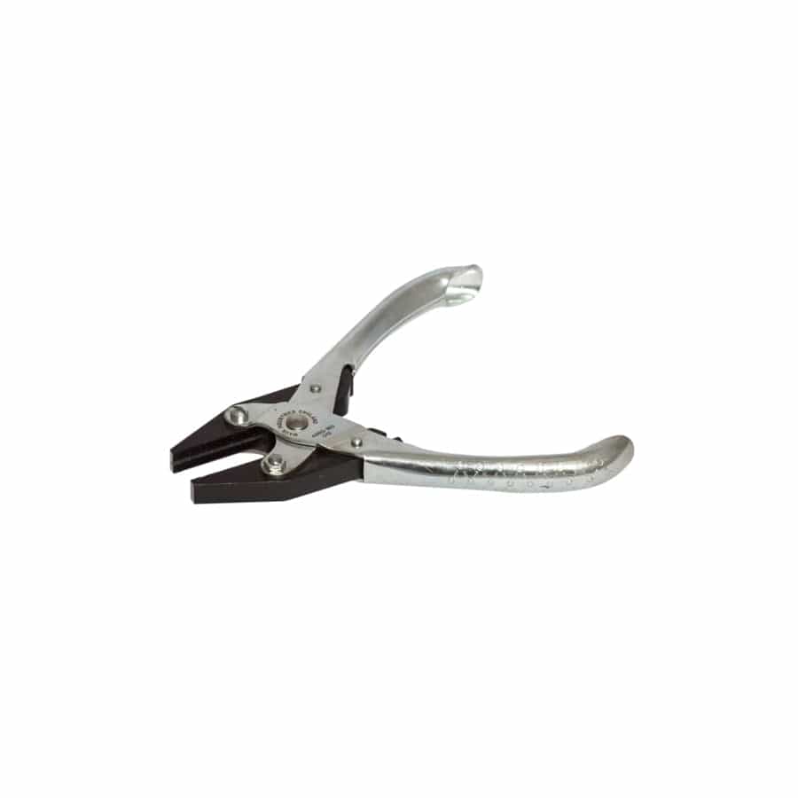 Maun MAU4860160 Flat Nose Pliers Serrated Jaw 160mm (6.1/4in) | Duco Car Parts UK