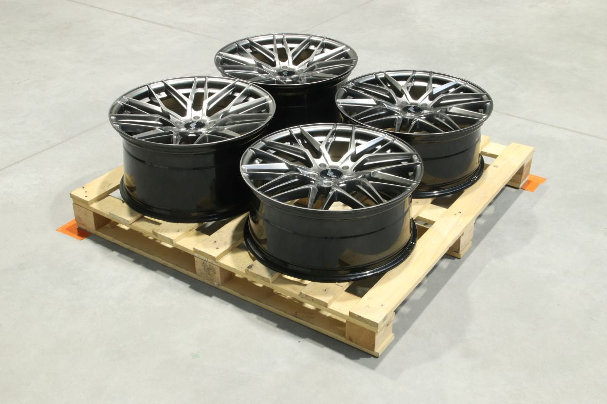 JR Wheels SET-JR#387 Set of JR28 20x8,5 + 20x10 ET35 5x120 Hyper Black