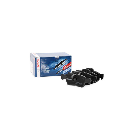 Bosch 0986424699 Brake Pad Set With Anti Squeak Plate With Piston Clip BP412